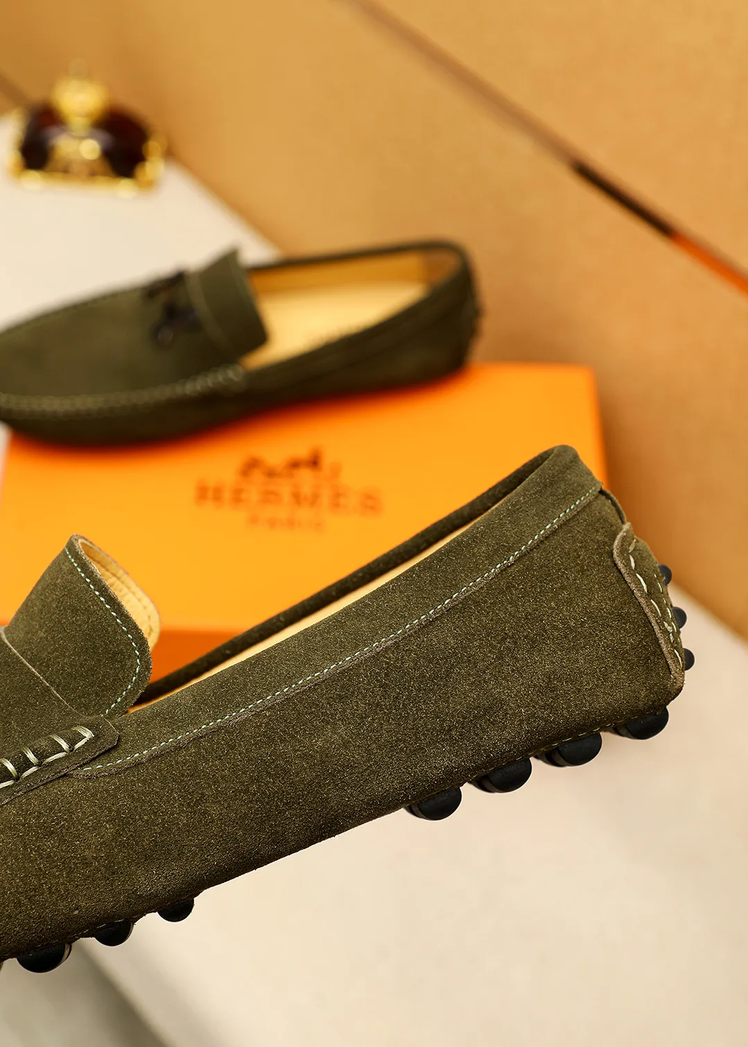 Men's shoes 💰380 💐 Product trademark: HERMES "Hermès" shoes. Regular size: 38-44 (45.46.47🉑️Customized) Product materials: Selected imported first-layer frosted cowhide upper + luxury hardware buckle, imported pig leather lining. Strong three-dimensional visual effect, original outsole color: 2 colors available